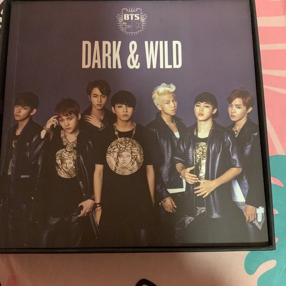 BTS dark and wild album - Picture 2 of 5